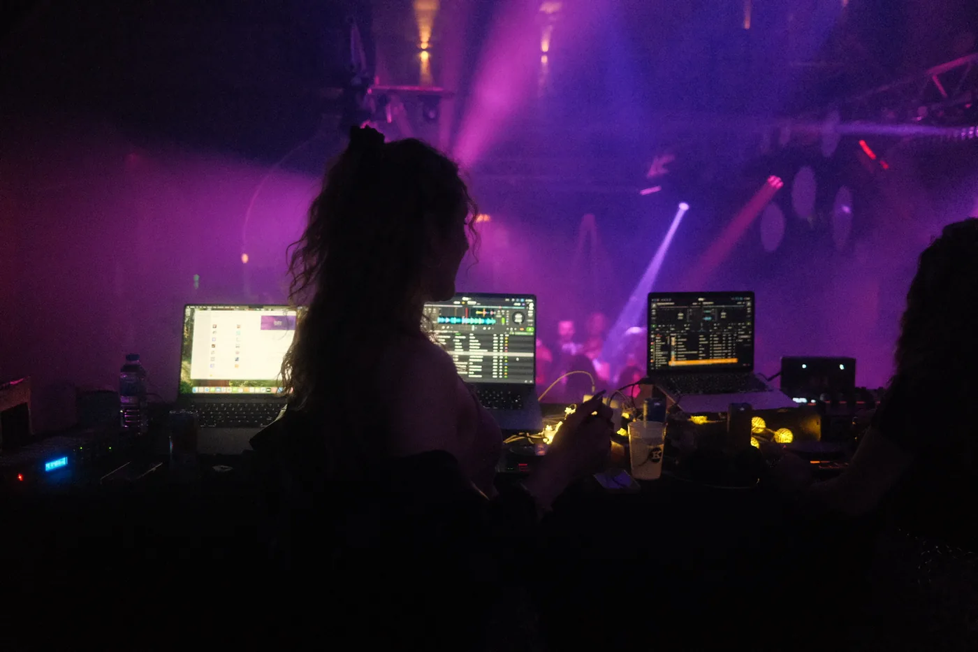 Blick von den Decks in den Club
